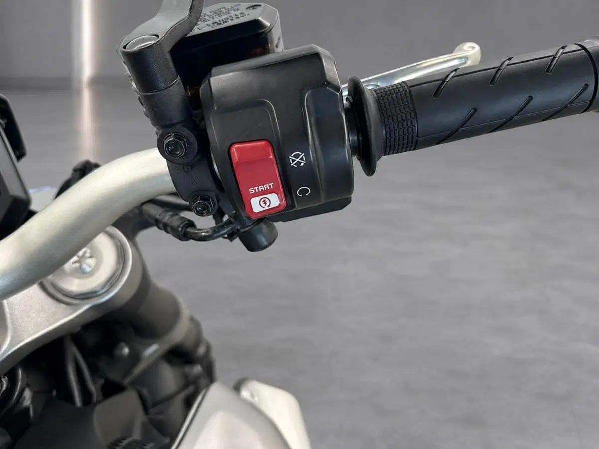 Honda CB 1000 R (2021 - 25) (10)