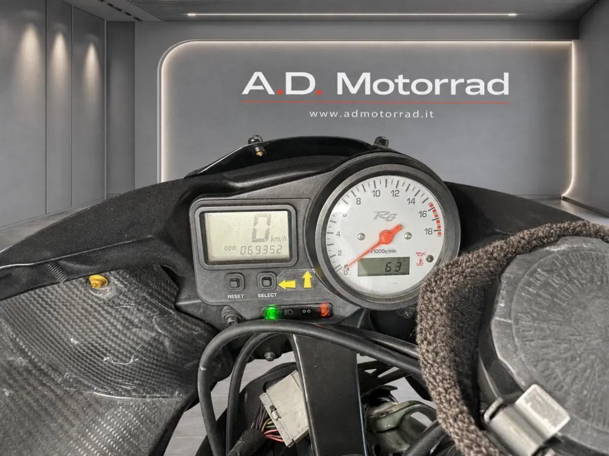 Yamaha YZF R6 (2001 - 02) (9)