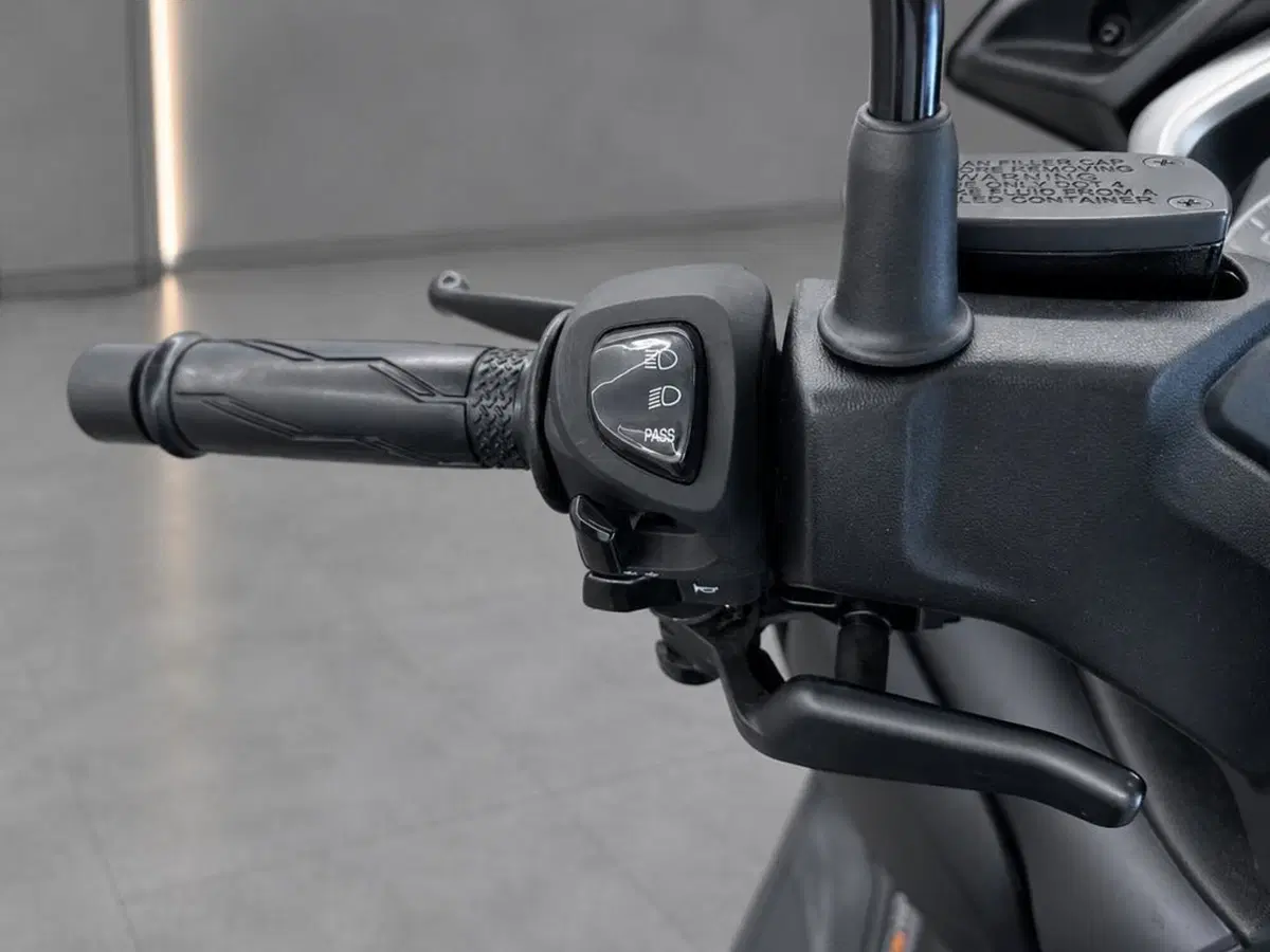 Yamaha X-Max 400 ABS (2017 - 20) (8)
