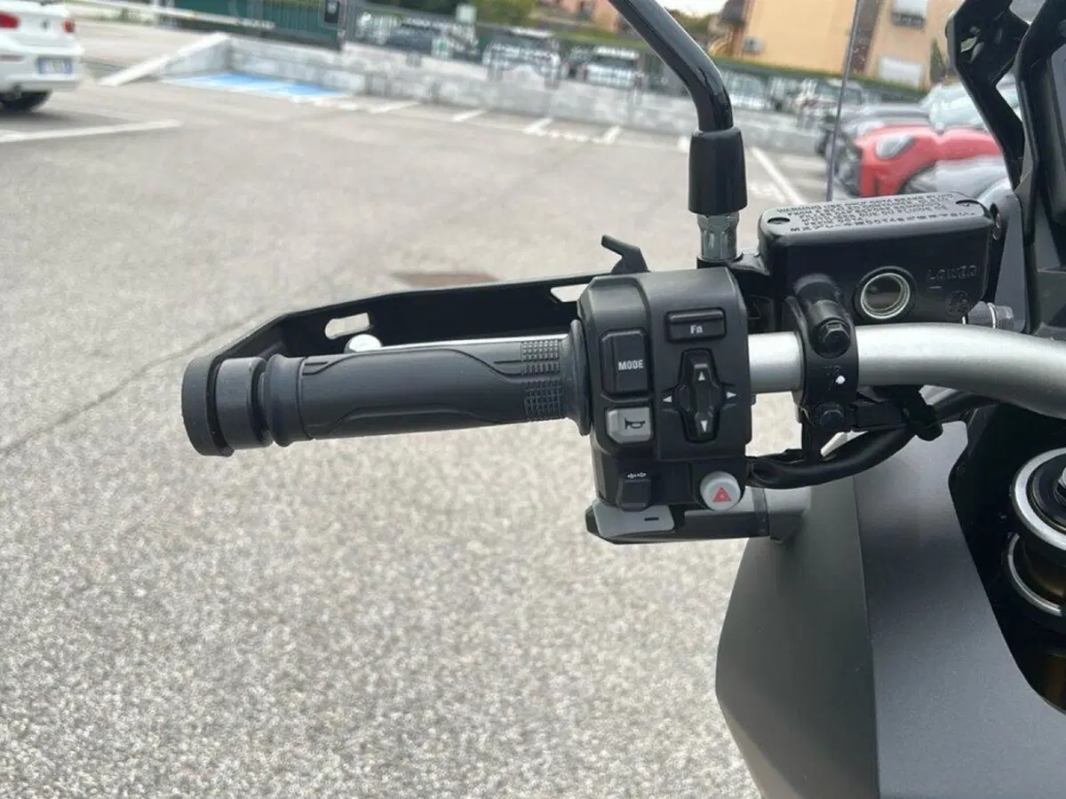 Honda X-ADV 750 DCT (2021 - 24) (9)