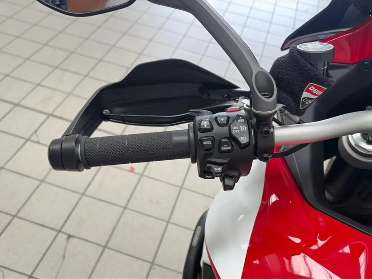 Ducati Multistrada V4 S (2021 - 24) (10)
