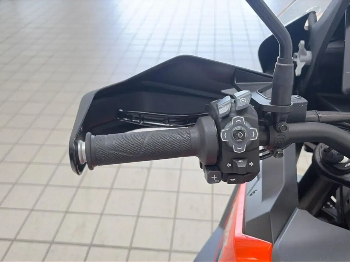 KTM 1290 Super Adventure S (2021 - 25) (10)