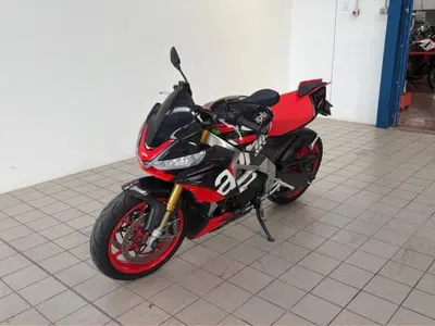 Aprilia Tuono V4 Factory (2021 - 24) usata