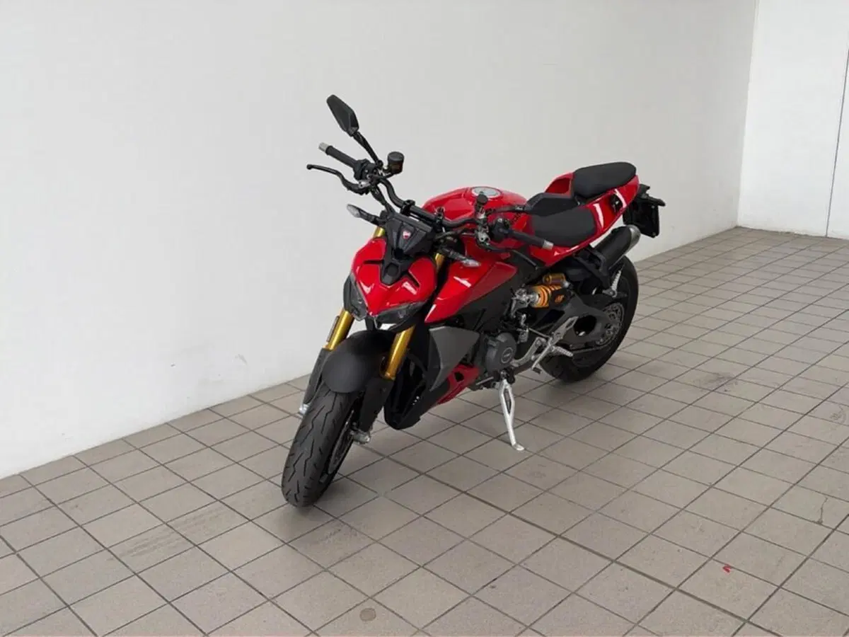 Ducati Streetfighter V2 S (2025 - 26)