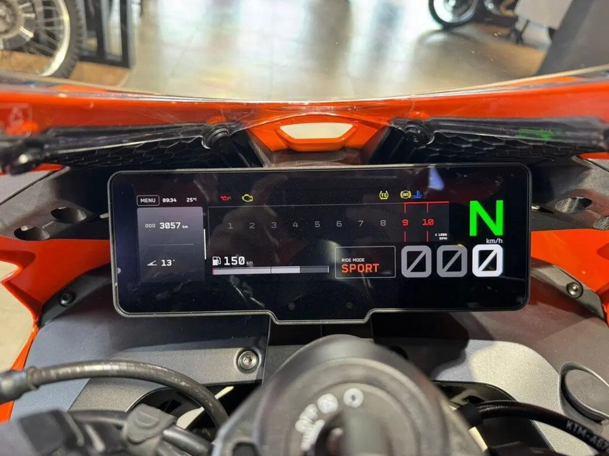 KTM 990 RC R (2026) (10)