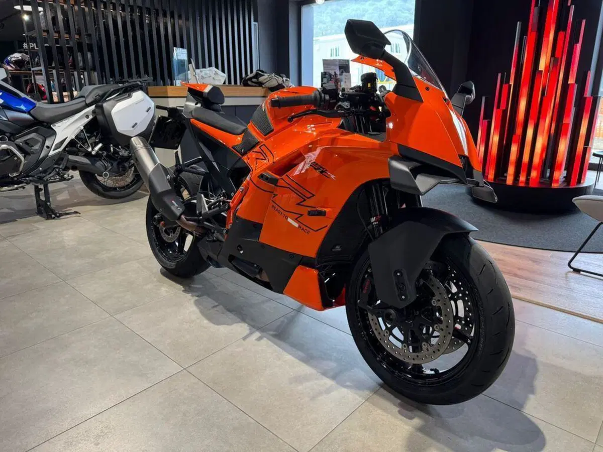 KTM 990 RC R (2026) (2)