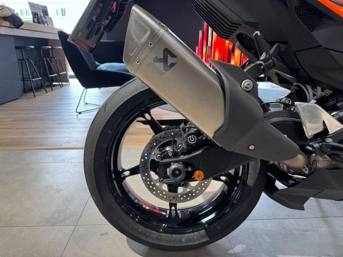KTM 990 RC R (2026) (12)