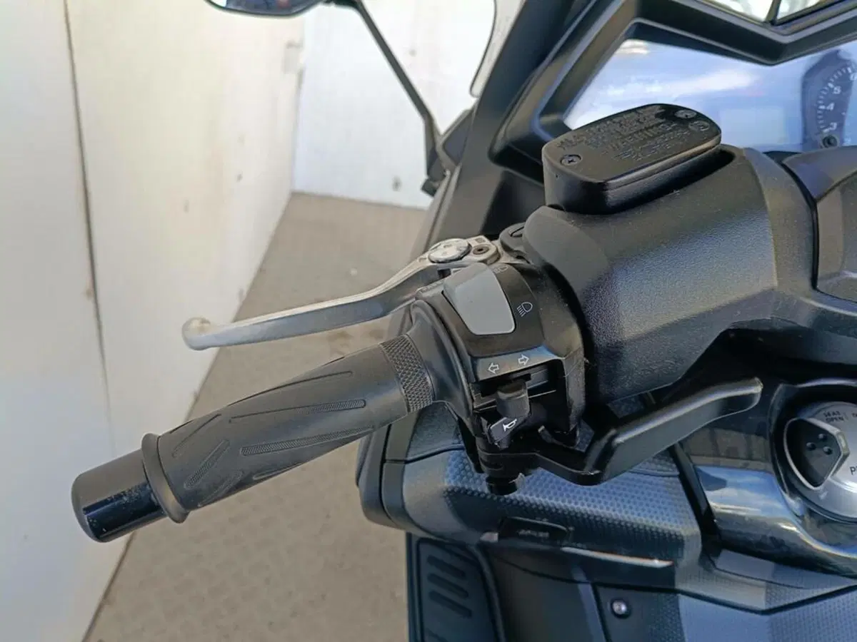 Yamaha T-Max 530 ABS (2015 - 17) (7)