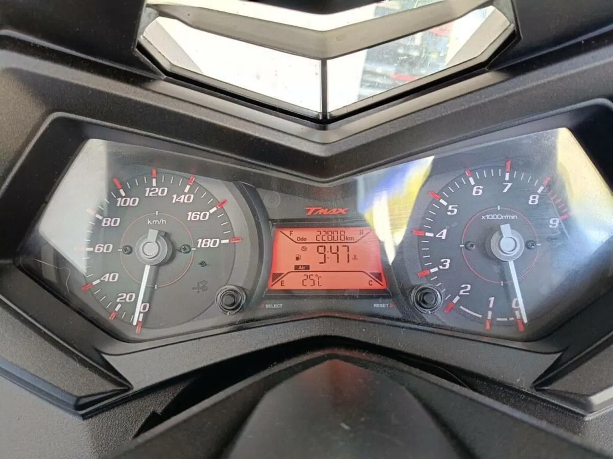 Yamaha T-Max 530 ABS (2015 - 17) (9)