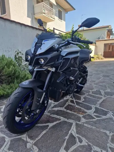 Yamaha MT-10 (2017 - 20) usata