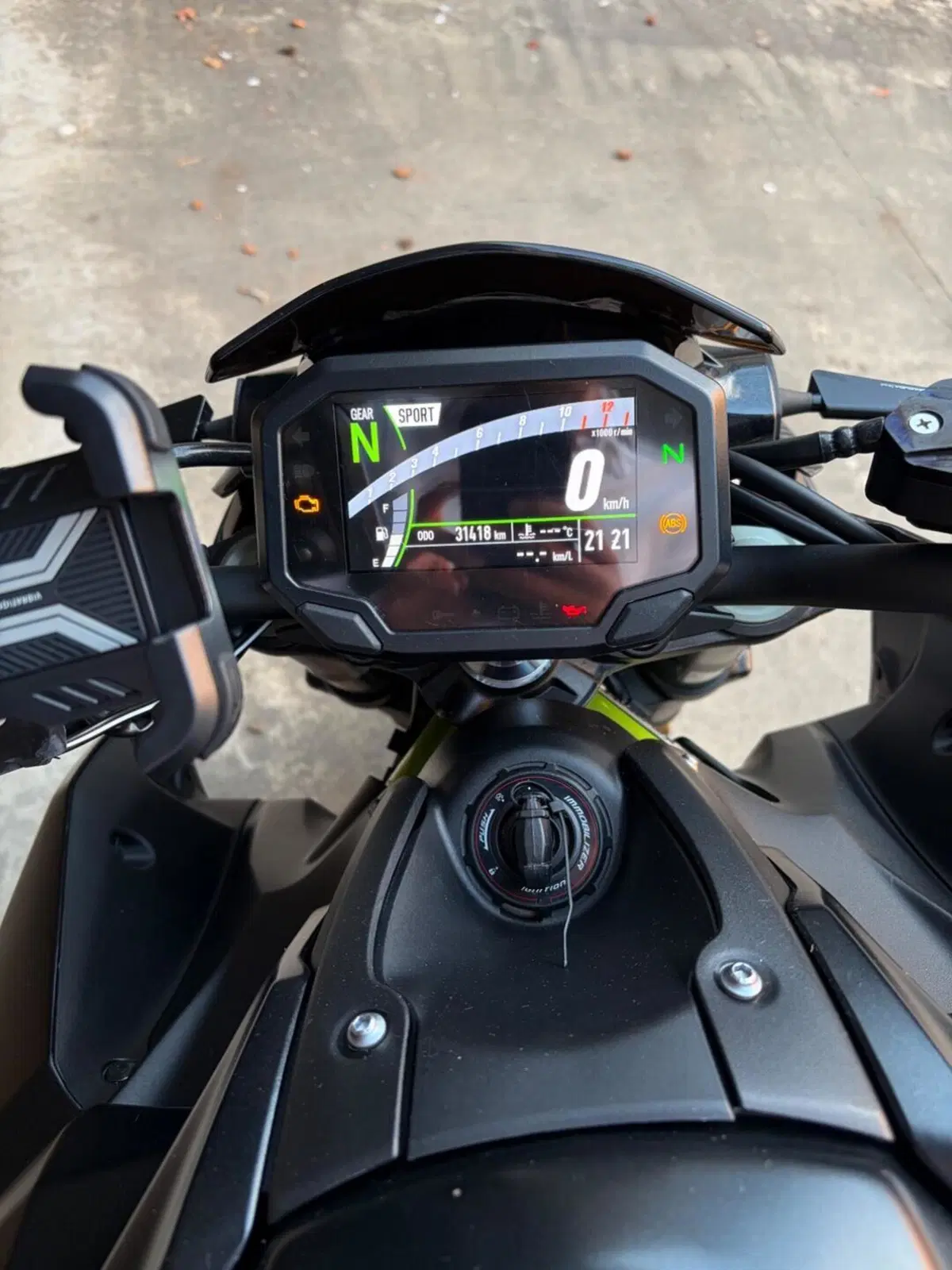 Kawasaki Z 900 (2021 - 24) (4)