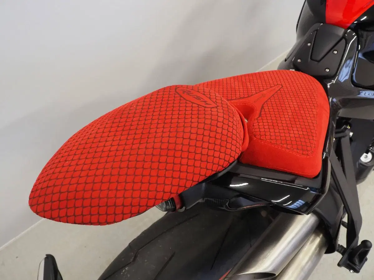 MV Agusta Rush 1000 (2023 - 26) (4)