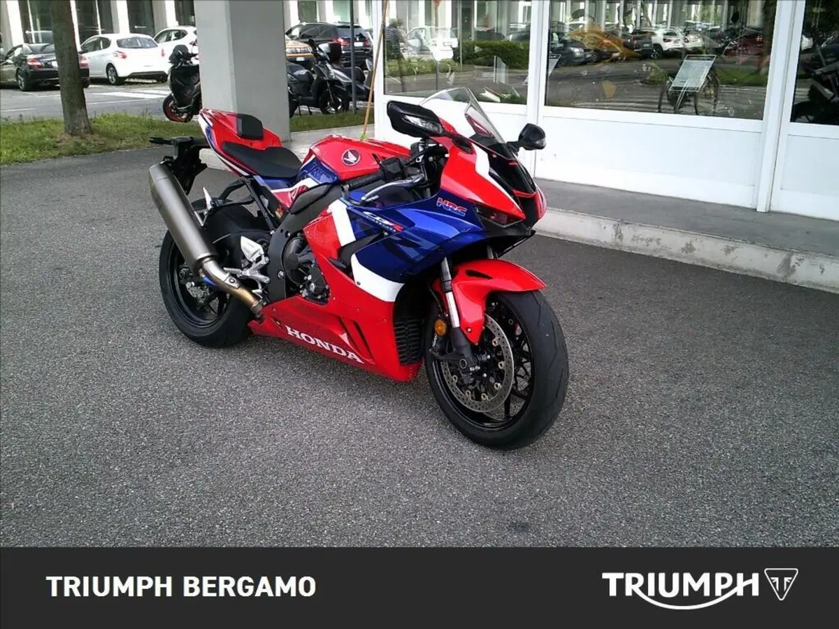 Honda CBR 1000 RR-R Fireblade (2020 - 21) (2)