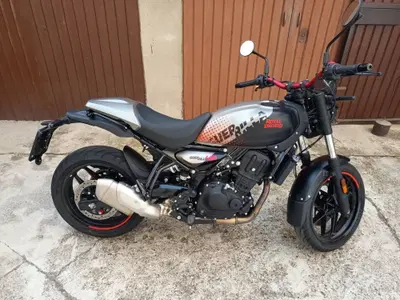 Royal Enfield Guerrilla 450 Apex (2026) usata