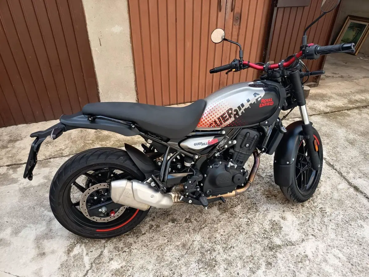 Royal Enfield Guerrilla 450 Apex (2026) (3)