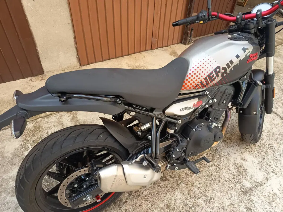 Royal Enfield Guerrilla 450 Apex (2026) (4)