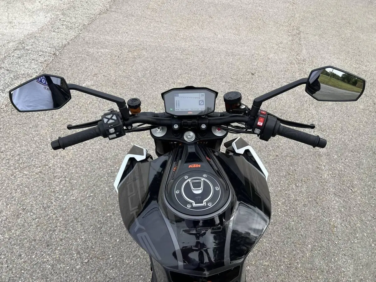 KTM 1290 Super Duke R (2019) (12)