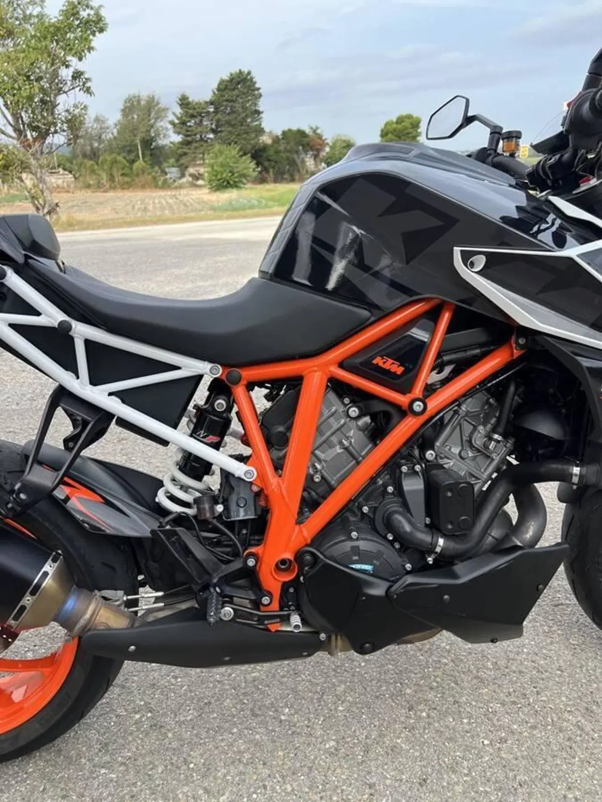 KTM 1290 Super Duke R (2019) (9)