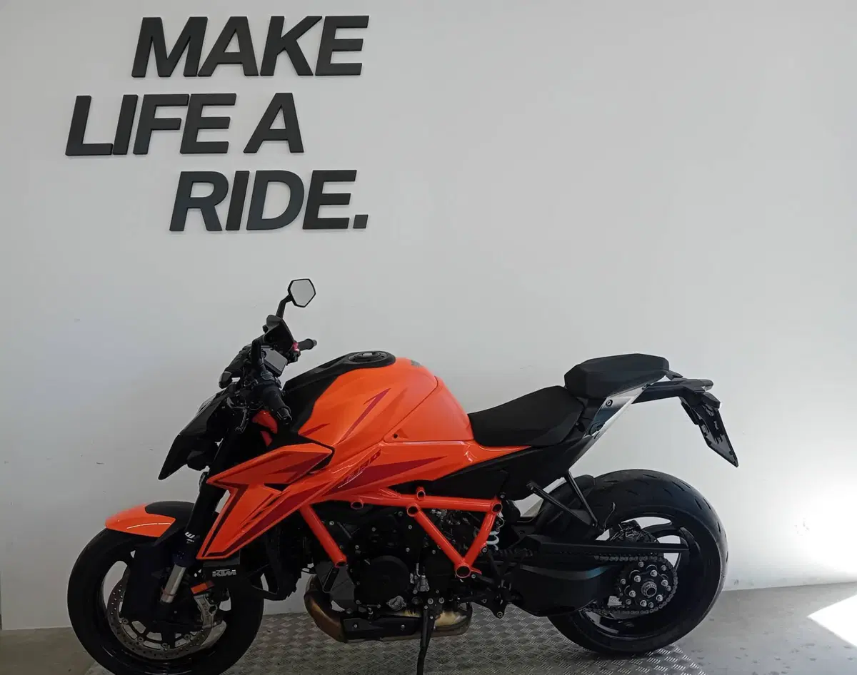 KTM 1390 Super Duke R EVO (2024 - 26) (2)
