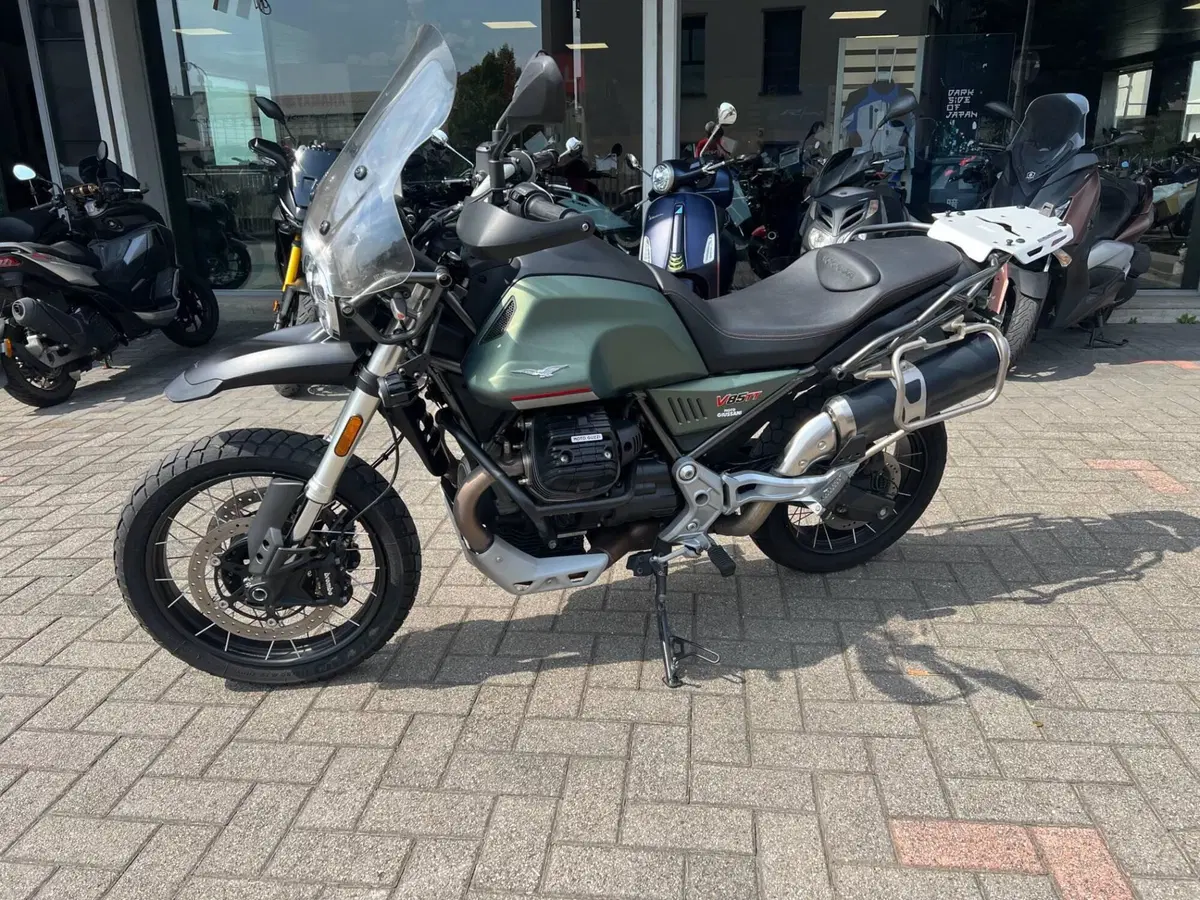 Moto Guzzi V85 TT (2021 - 23) (3)