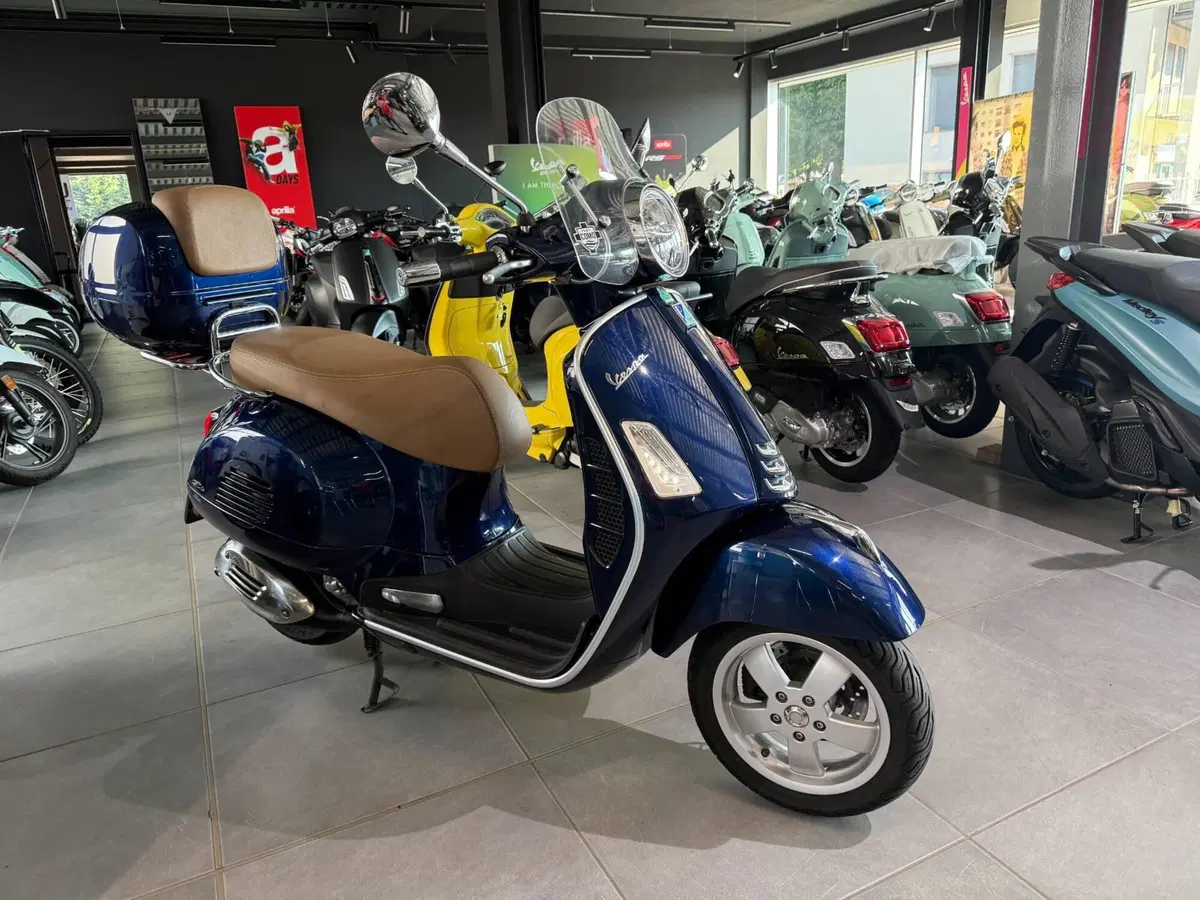 Vespa GTS 300 Hpe (2019)