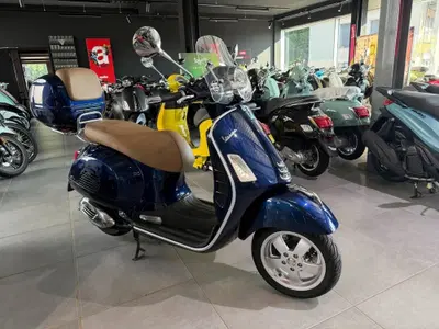 Vespa GTS 300 Hpe (2019) usata