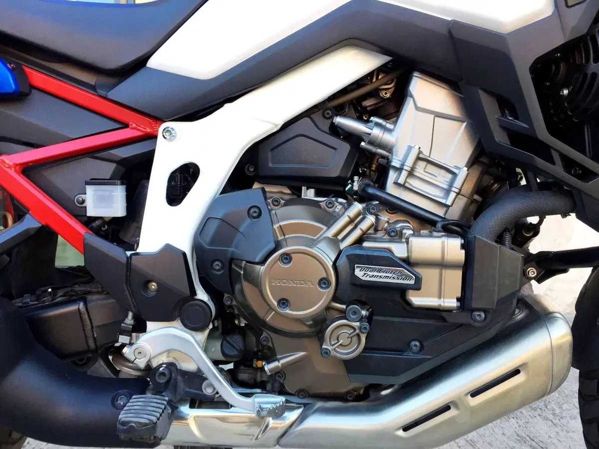 Honda Africa Twin CRF 1100L ES DCT (2024 - 26) (15)
