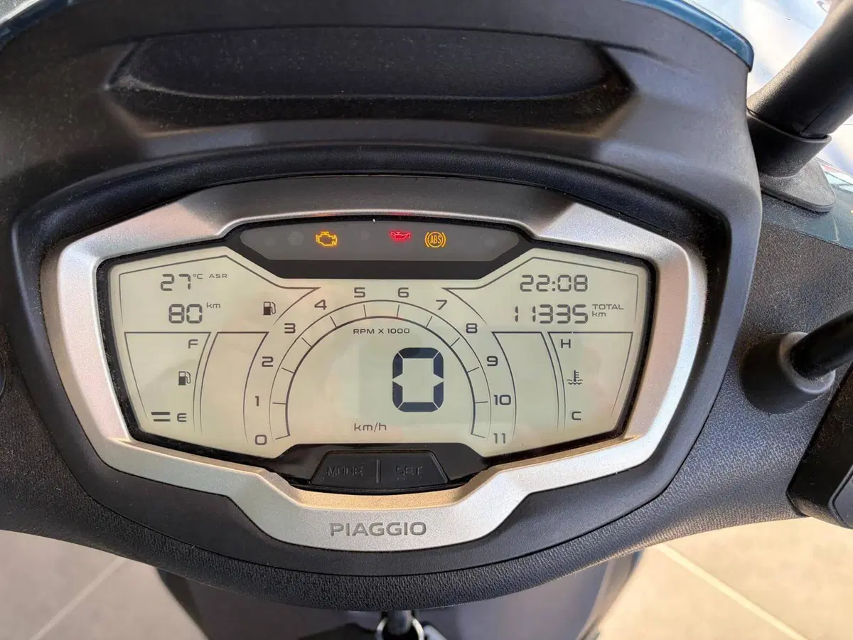 Piaggio Beverly 400 ABS-ASR (2021 - 24) (9)