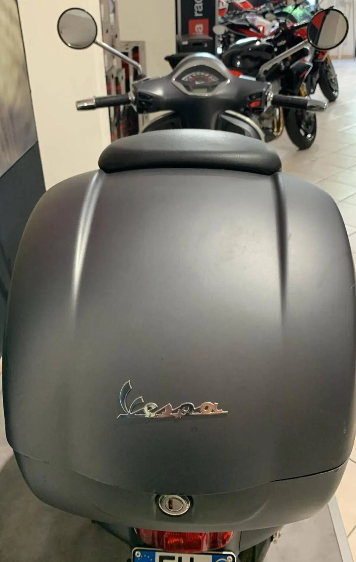 Vespa GTS 300 Super Hpe (2018 - 19) (4)