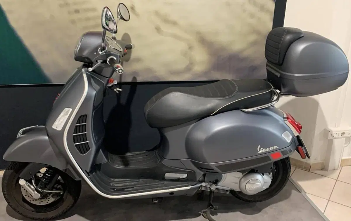 Vespa GTS 300 Super Hpe (2018 - 19) (5)