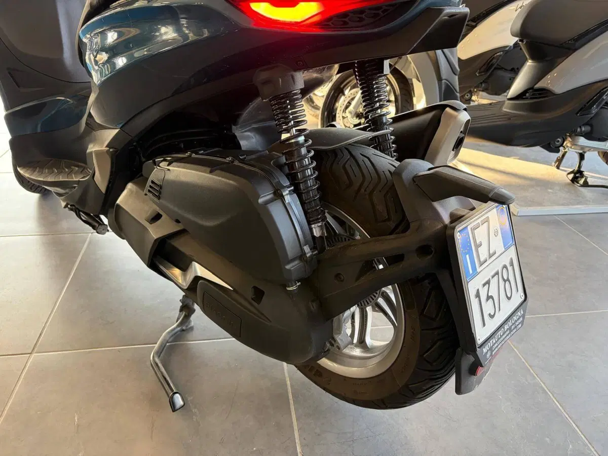 Piaggio Beverly 400 ABS-ASR (2021 - 24) (14)