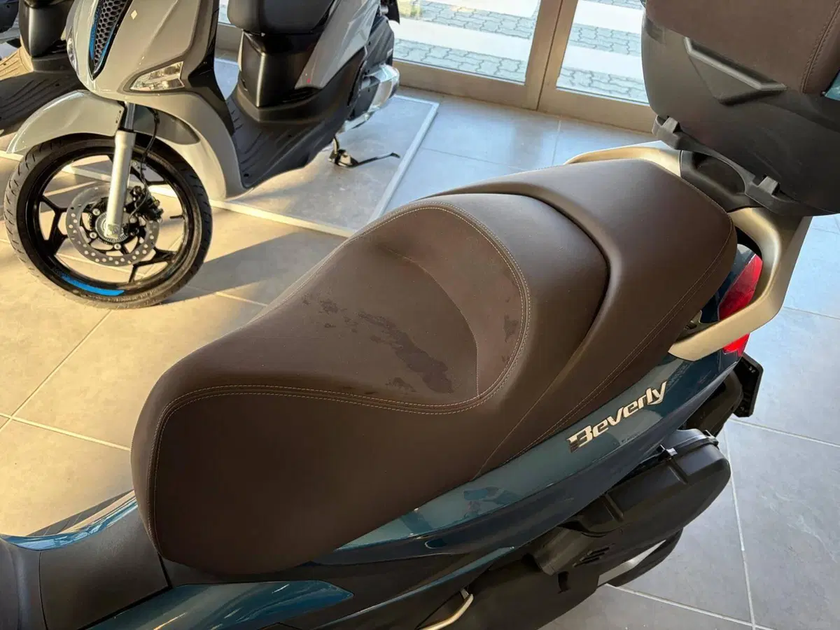 Piaggio Beverly 400 ABS-ASR (2021 - 24) (16)