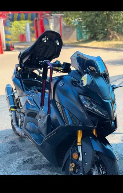 Yamaha T-Max 560 Tech Max (2022 - 24) usata