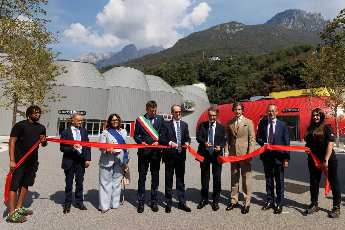 Inaugurato a Mandello del Lario il nuovo stabilimento Moto Guzzi [GALLERY]
