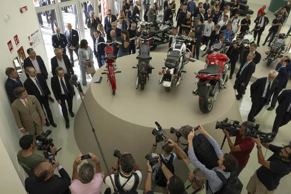 Inaugurato a Mandello del Lario il nuovo stabilimento Moto Guzzi [GALLERY] (6)