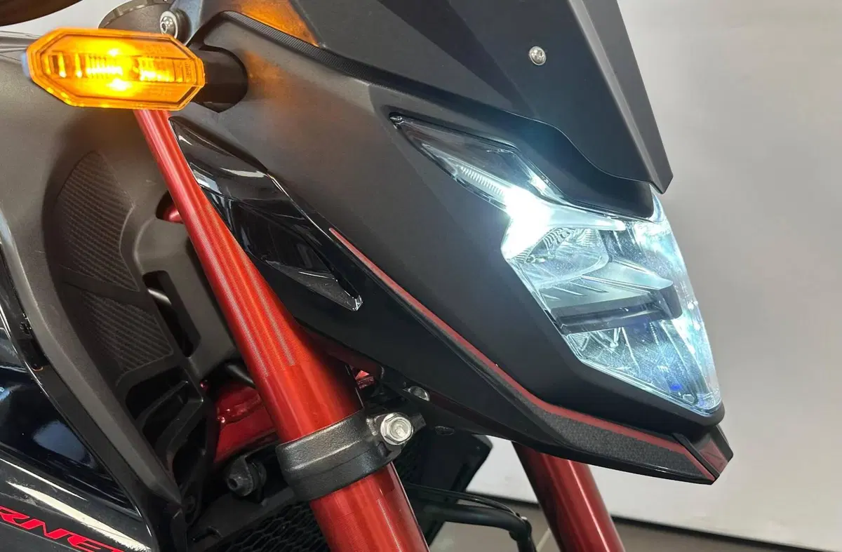 Honda CB 750 Hornet (2023 - 24) (11)