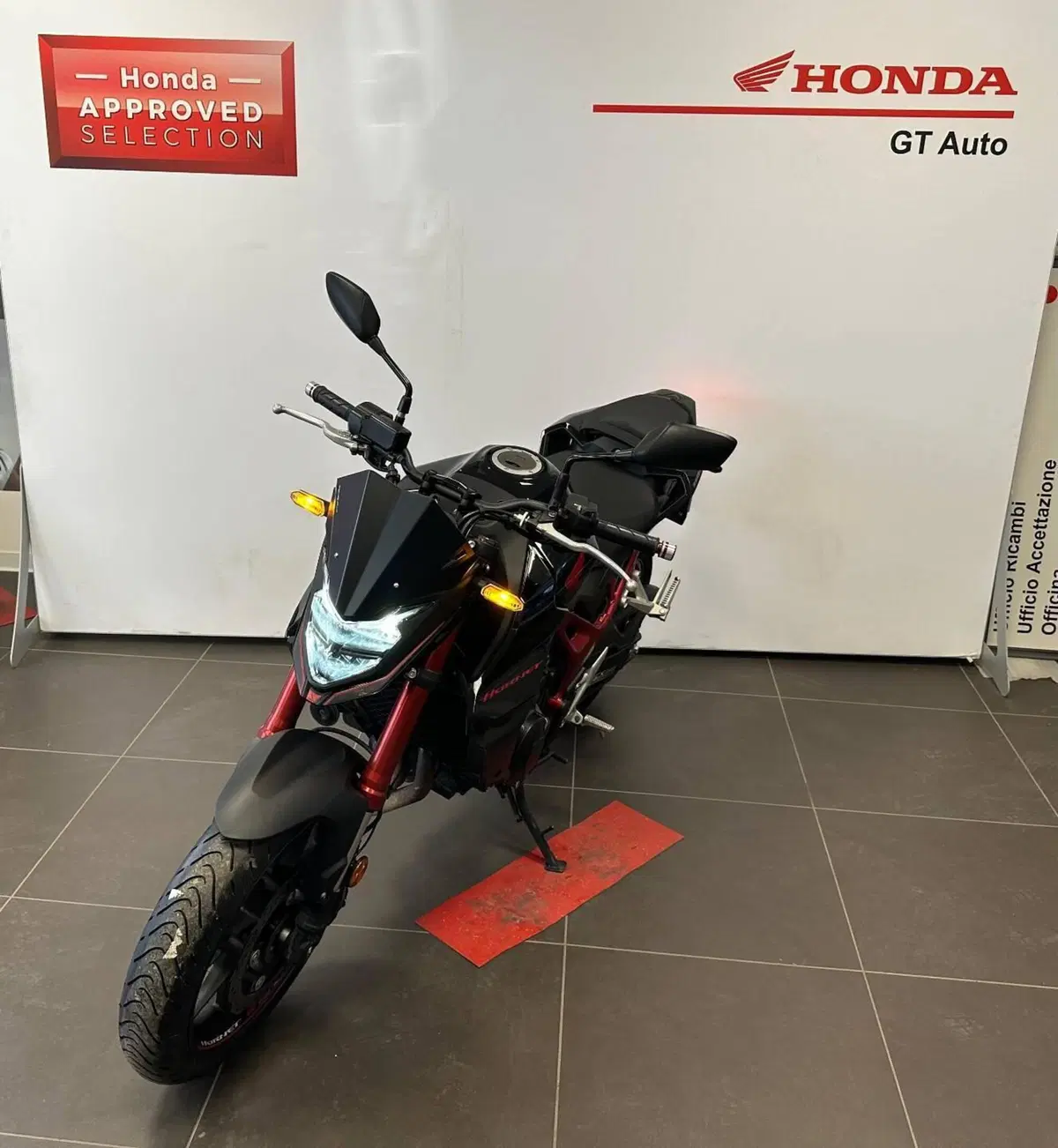 Honda CB 750 Hornet (2023 - 24) (12)