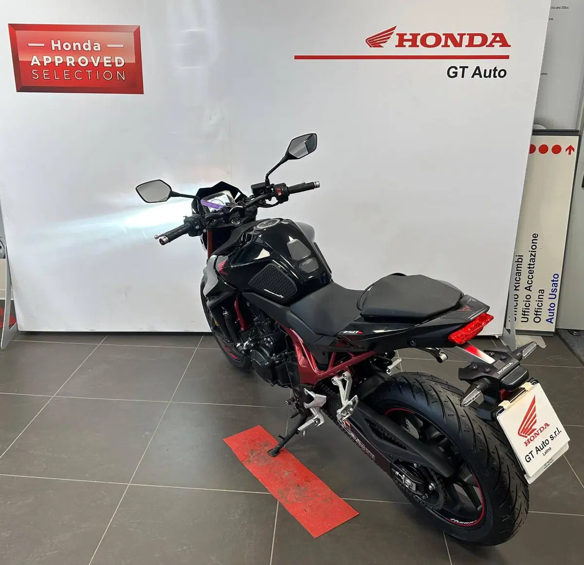 Honda CB 750 Hornet (2023 - 24) (13)