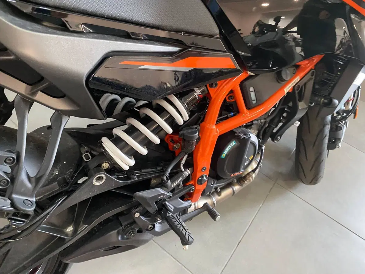 KTM 390 Duke (2026) (5)