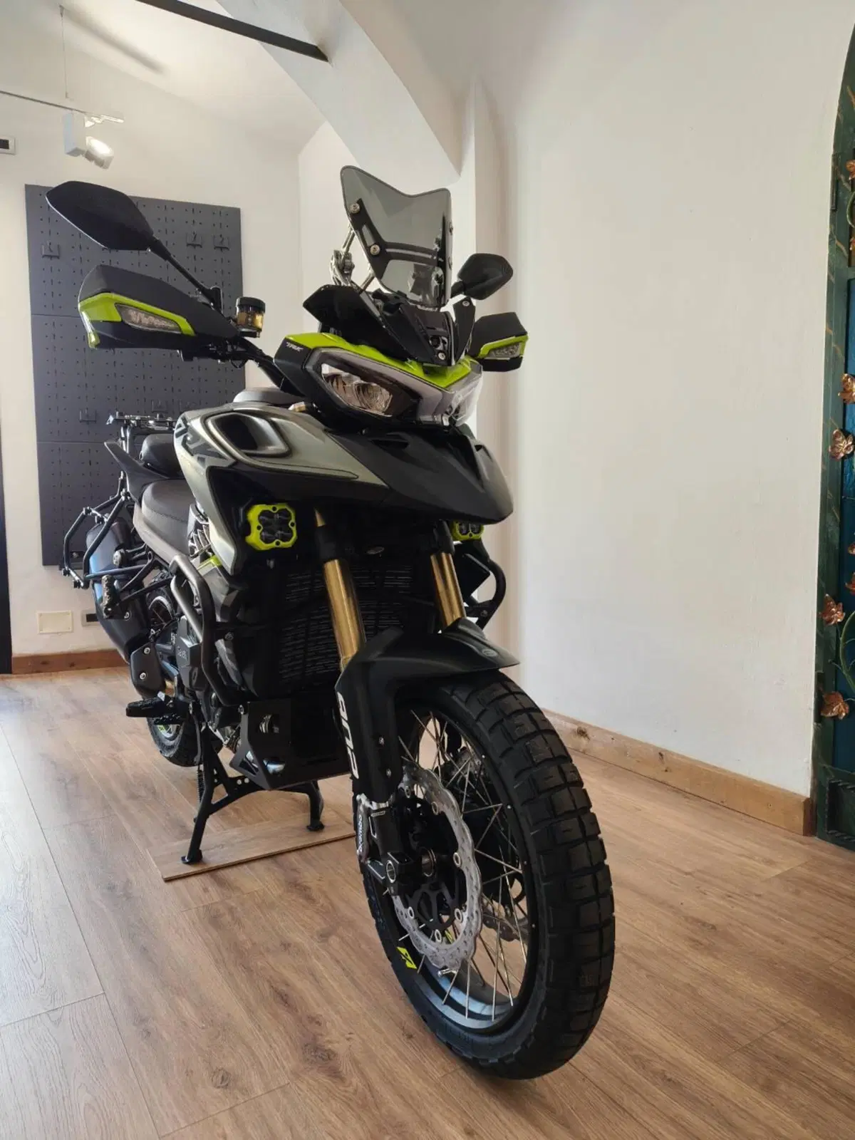 Benelli TRK 902 Xplorer (2026) (3)