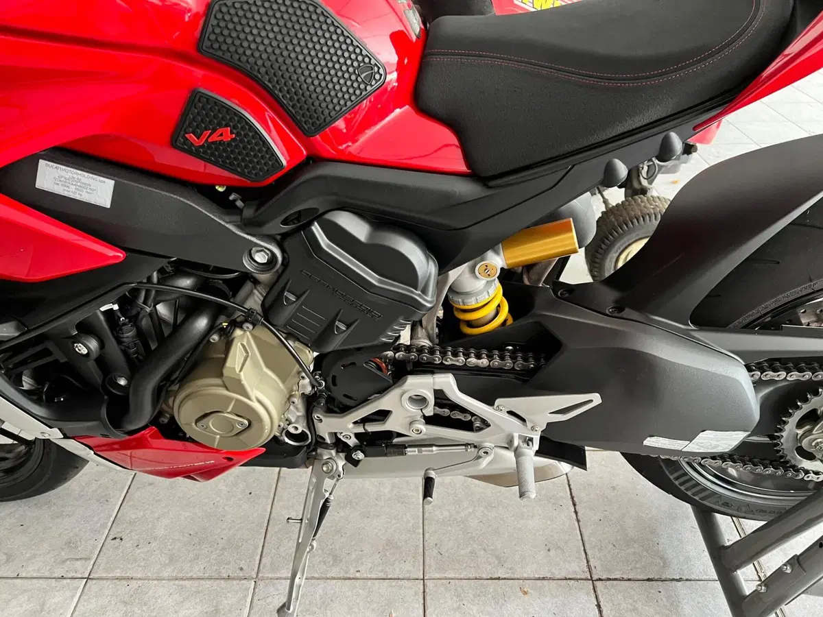 Ducati Streetfighter V4 1100 (2021 - 22) (4)