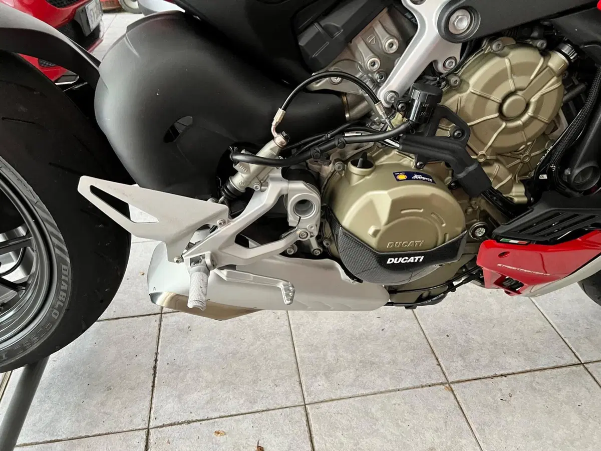 Ducati Streetfighter V4 1100 (2021 - 22) (5)
