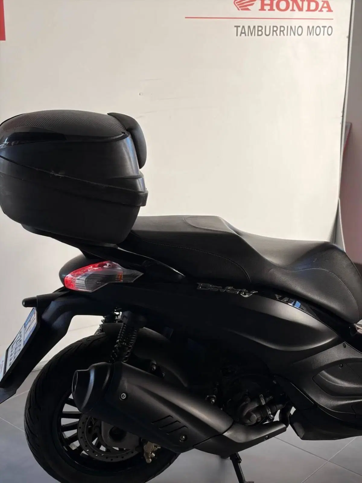 Piaggio Beverly 300 i.e. Police ABS-ASR (2017 - 20) (3)