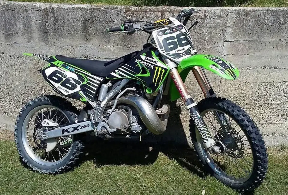 Kawasaki KX250 M2 (2003 - 04)