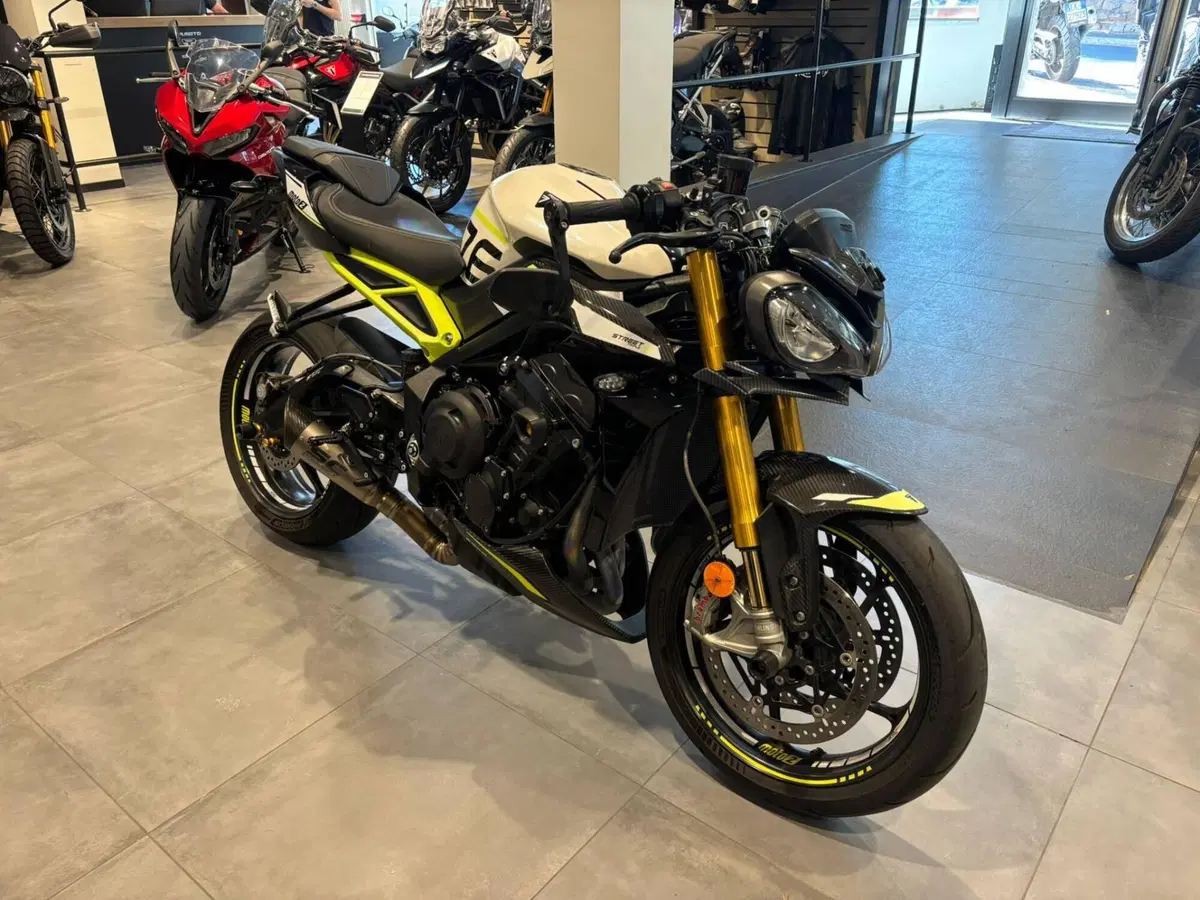 Triumph Street Triple 765 Moto2 Edition (2023 - 24) (5)