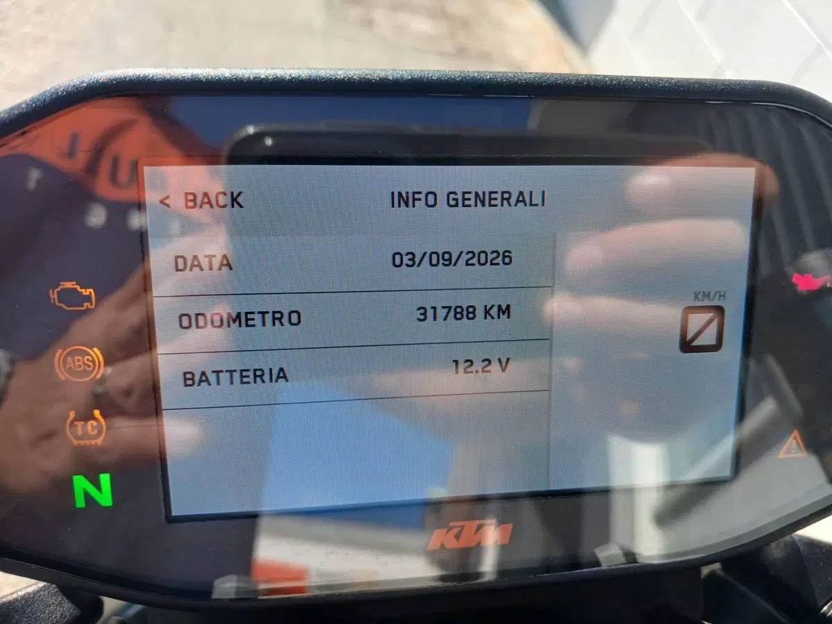 KTM 890 Duke R (2021 - 23) (6)
