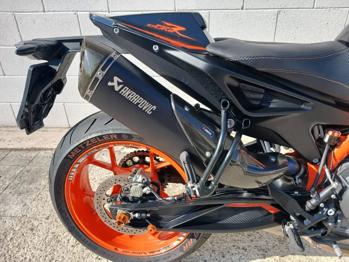 KTM 890 Duke R (2021 - 23) (13)