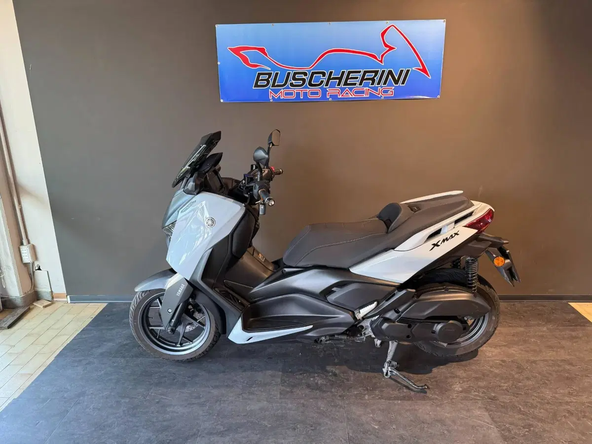 Yamaha X-Max 125 Tech Max (2025 - 26) (2)