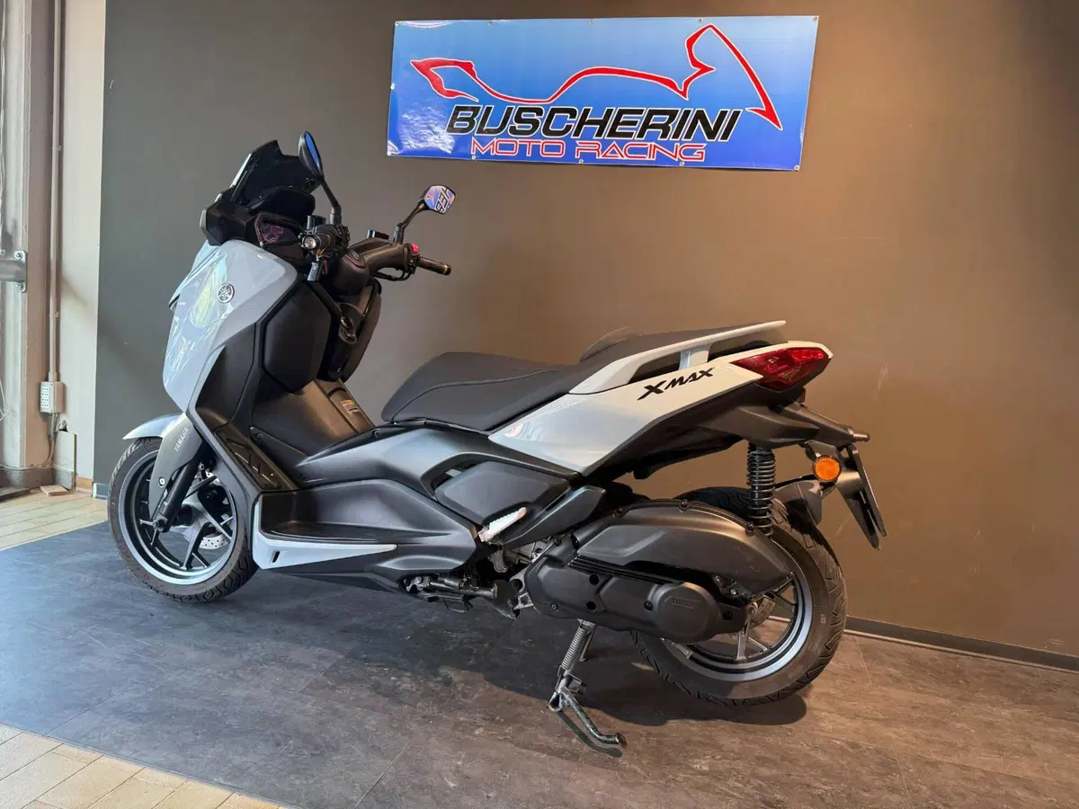 Yamaha X-Max 125 Tech Max (2025 - 26) (5)