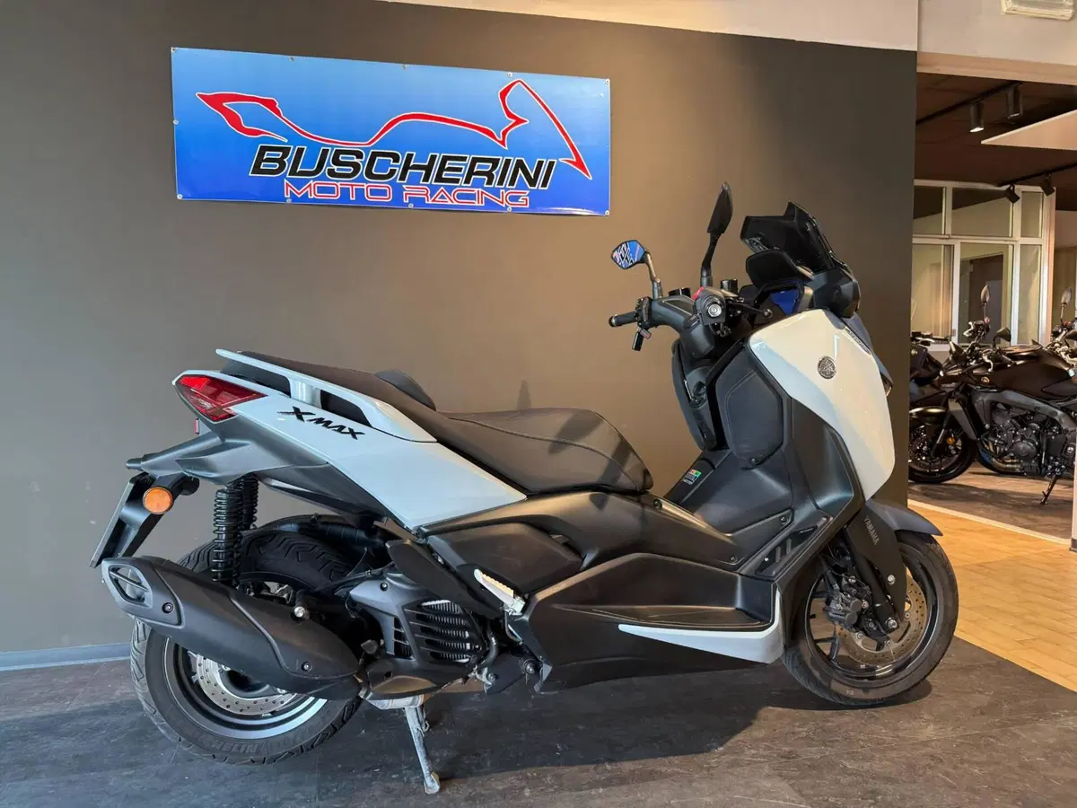 Yamaha X-Max 125 Tech Max (2025 - 26) (6)